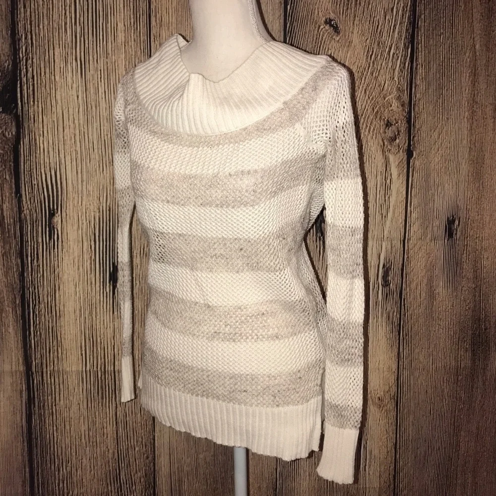AERIE LONG SLEEVED SWEATER SMALL CREAM & BEIGE